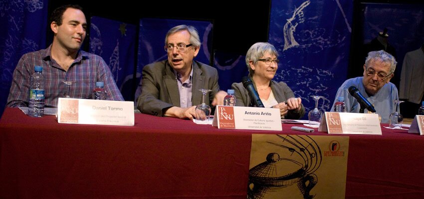 Escena Erasmus presenta en la Universitat de València su nuevo espectáculo «Lorca, Calderón y los estudiantes de Babel» para Las Huellas de la Barraca 2012 organizado por Acción Cultural Española (AC/E)