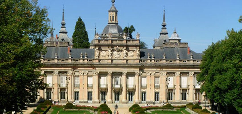 La Barraca europea visita hoy la Granja de San Ildefonso (Segovia), esta noche a las 20 h. en la Plaza de la Cebada La Barraca europea visita hoy la Granja de San Ildefonso (Segovia), esta noche a las 20 h. en la Plaza de la Cebada