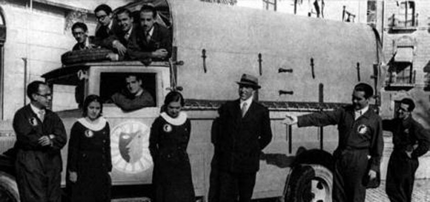 La Barraca de García Lorca regresa hoy, 73 años después, a Ayerbe, protagonizada por nuestros actores europeos La Barraca de García Lorca regresa hoy, 73 años después, a Ayerbe, protagonizada por nuestros actores europeos