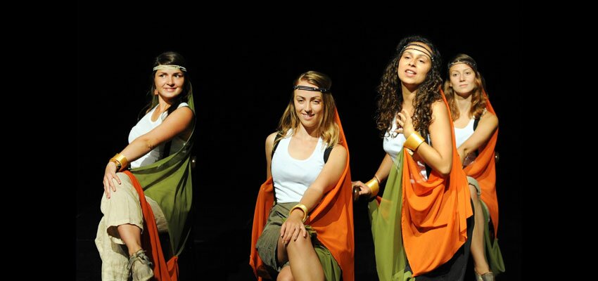 Las Pequeñas Europas y su espectáculo «Los Viajeros» de Escena Erasmus se presenta en Valencia ante una gran expectación Las Pequeñas Europas y su espectáculo «Los Viajeros» de Escena Erasmus se presenta en Valencia ante una gran expectación