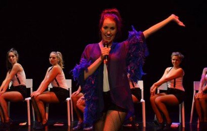 Convocatòria a Premsa: L’Europa de l’austeritat escenificada a través del picardiós i desencantat cabaret d’11 actors d’Escena Erasmus