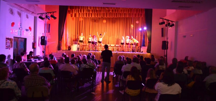 Un momento del espectáculo en la Casa de la Cultura de Alcublas