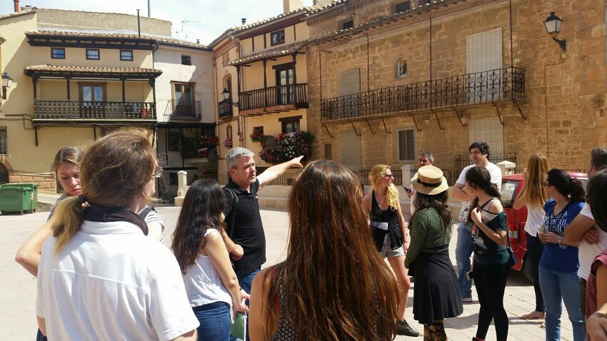 Ademuz acogió este pasado sábado el inicio de la gira de Las Pequeñas Europas descubriendo su rico patrimonio cultural y gastronómico