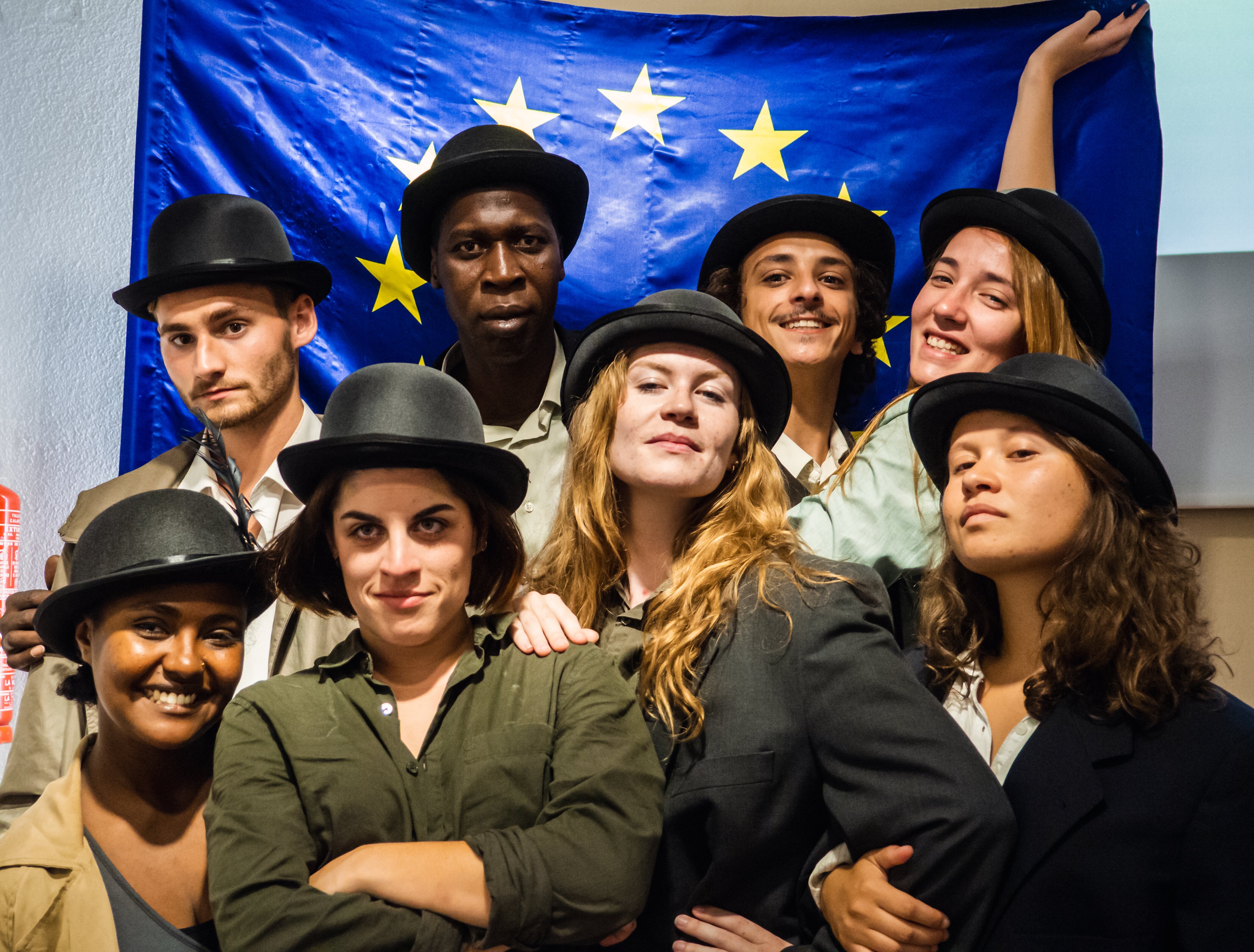 El proyecto teatral Escena Erasmus de la Universitat de València arranca el 10º aniversario con un manifiesto al grito de ‘Europa no existe’ El proyecto teatral Escena Erasmus de la Universitat de València arranca el 10º aniversario con un manifiesto al grito de ‘Europa no existe’
